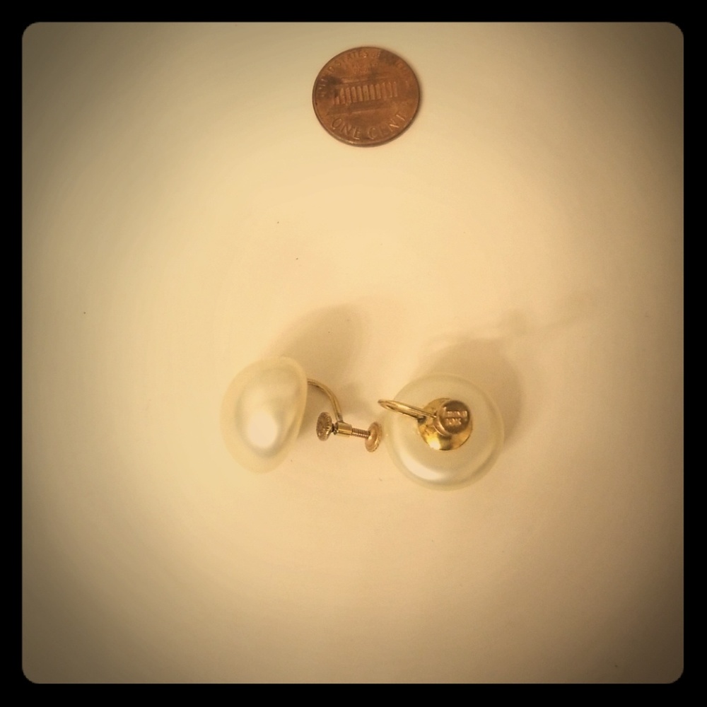 Trifari crowned 10k gold screw clip on earings